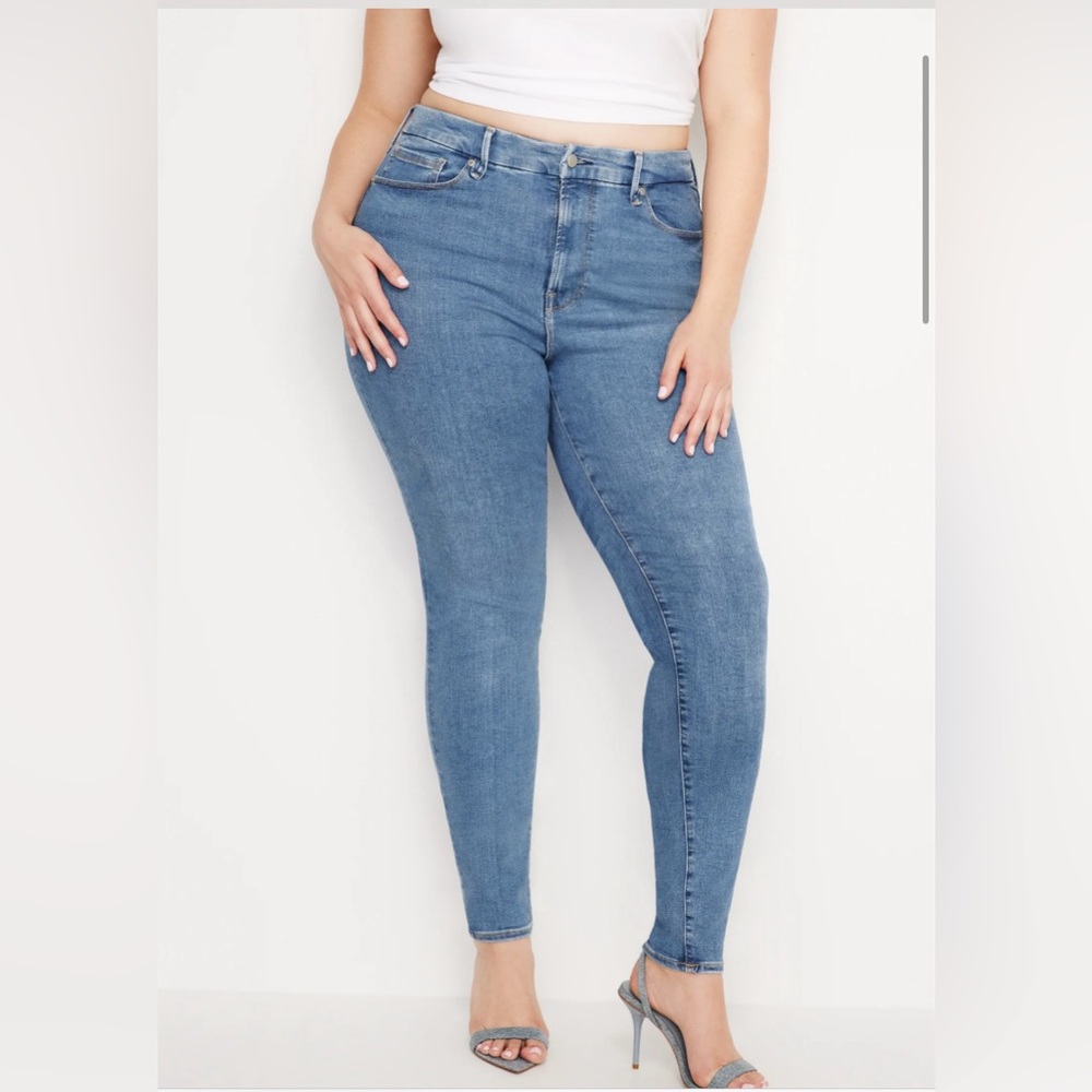 NWT Good American Women's Blue Jeans.